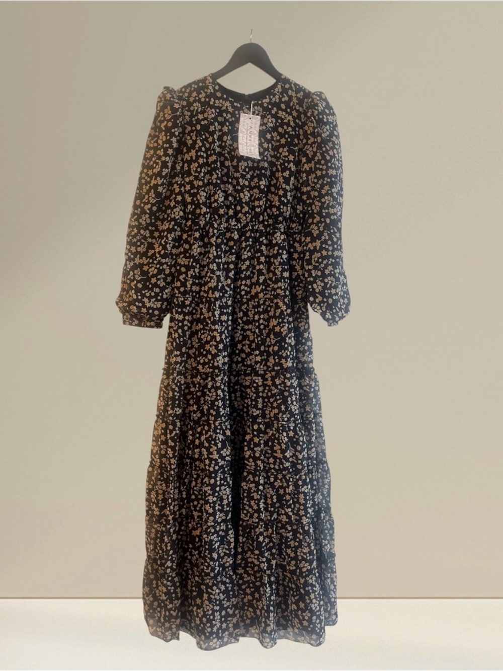 Annah Hariri Eva Shirred Tiered Black Floral Maxi long sleeve Dress size 4